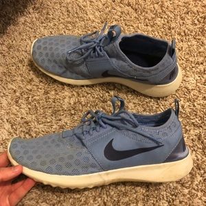 Blue Nike Tennis Shoes
